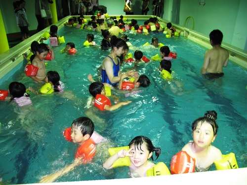 つくしお泊まり会 プール.jpg