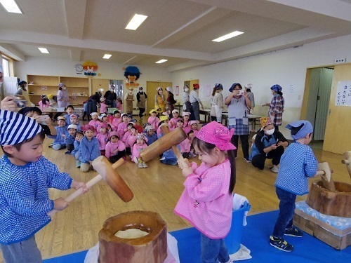もちつき りす 後ろから.jpg