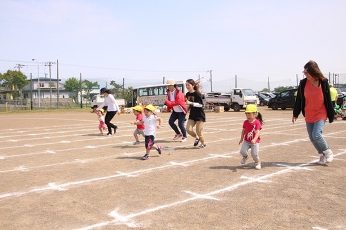 運動会 かけっこ いちご.jpg