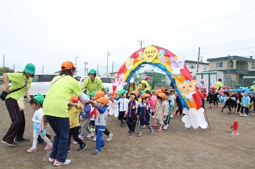運動会 ひよこ お遊戯入場.jpg